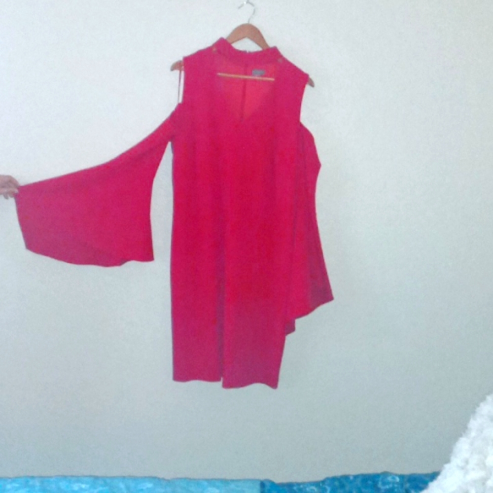 Vince camuto red cold sholder dress